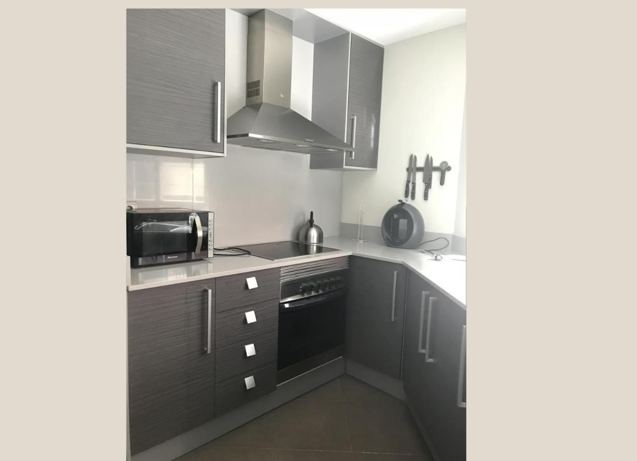 Stunning 2-Bed Apartment In Пего Экстерьер фото